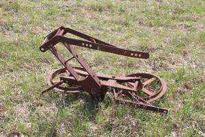 lot 598 image: Farm Implement
