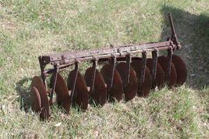lot 597 image: Small Disc Cultivator