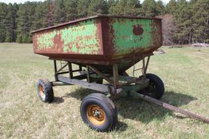 lot 596 image: John Deere Grain Wagon