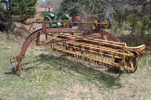 lot 589 image: NH 56 Hay Rake