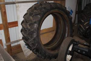 lot 1039 image: Lot of (2) Tractor Tires