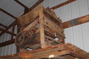 lot 1040 image: H. Emerson & Sons Wild Oat Separator