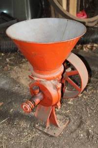 lot 1049 image: Burr Grinder