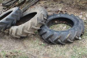 lot 1064 image: Lot of (3) Tractor Tires