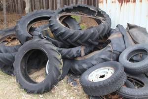 lot 1068 image: Used Tractor Tires and Rims