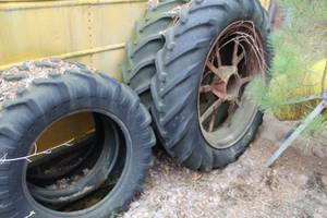 lot 1076 image: Lot of (4) Tractor Tires