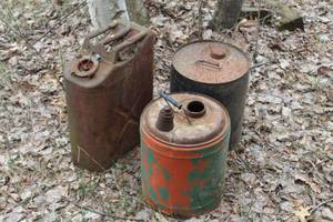lot 1080 image: Lot of (3) Metal Gas Cans