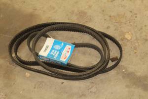 lot 1106 image: Lot of (4) V-Belts