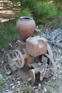 lot 1121 image: Monitor Hit and Miss Motor