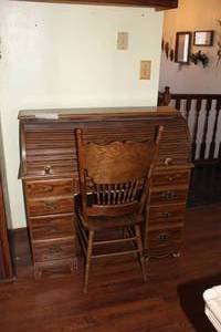 lot 150 image: Vintage Roll-Top Desk with Desk Chair