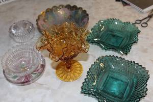 lot 172 image: Vintage (2) Blue Candy Bowls - Amber Candy Dish, Glass Candy Dish, Brass Bowl, Glass Candy Dishes