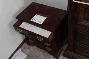 lot 212 image: Wooden Chest 4-drawer