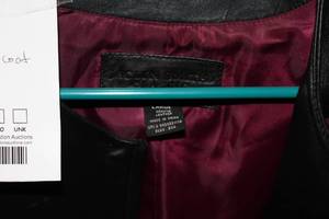 lot 218 image: Ladies Size Large Leather Coat