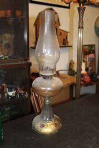 lot 252 image: Glass Oil Lantern