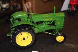 lot 255 image: John Deere Model 60 High Seat Diecast Metal 116 Scale Model