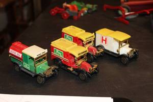 lot 275 image: Lot of (4) Vintage Toy Trucks
