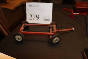 lot 279 image: Tractor Pull Trailer 116 Scale Model
