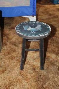 lot 1824 image: Rooster Theme Stool