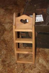 lot 1821 image: Wood Wall-Mount Display 4-tier