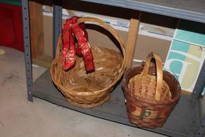 lot 1833 image: Lot of (3) Wicker Baskets