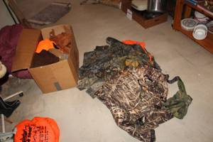 lot 1853 image: Hunting Apparel, Hot Seats