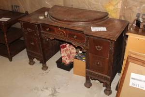 lot 1811 image: Vintage Wood Vanity Dresser