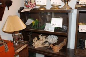 lot 282 image: Model Display Case with 2-Sliding Doors