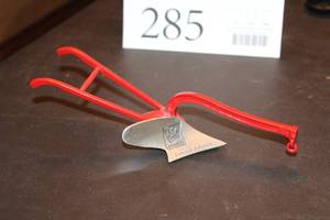 lot 285 image: Advertisement Walking Plow