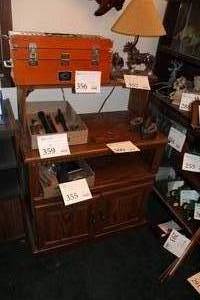 lot 360 image: Wood Desk