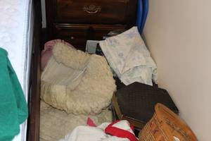lot 382 image: Blankets, Sheets, Quilts