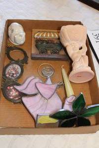 lot 388 image: Bedroom Dcor - Vase, Candleholder, Stained Glass Angel, 3-way Pitcure Holder, Cat Figurine