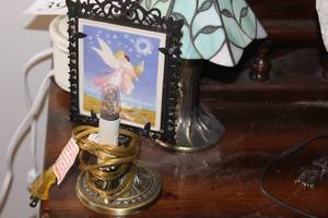 lot 392 image: Lot of (3) Table Lamps