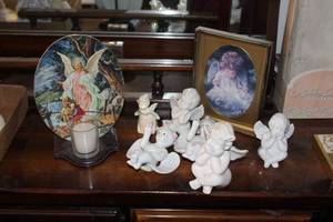 lot 394 image: Lot of (8) Dcor - Angels, Picture, Candle