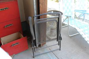 lot 404 image: Folding Patio Chair