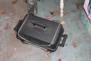 lot 423 image: Portable Propane Grill