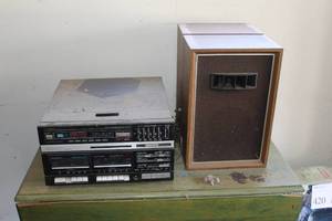 lot 424 image: Fisher Stereo System with Speakers