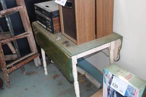 lot 429 image: Wood Folding Table