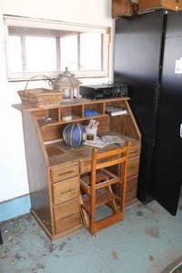 lot 438 image: Vintage Wooden Office Desk with Organizer