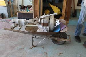 lot 460 image: Metal Wheelbarrow