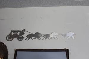 lot 462 image: Stage Coach Theme Metal Wall Art