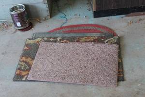 lot 497 image: Lot of (5) Garage MatsRugs