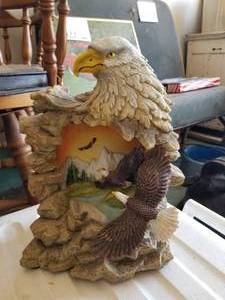 lot 505 image: Bald Eagles Theme Statue