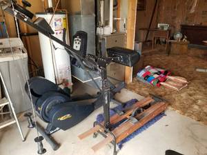 lot 1734 image: NordicTrack Cross Country Ski Exercise Machine