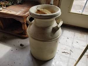 lot 1742 image: Vintage Cream Can