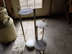 lot 1743 image: Metal Display Table 4-tier
