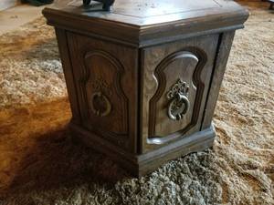 lot 1778 image: Wood Lamp End Table