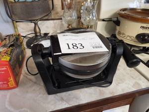 lot 183 image: West Bend Waffle Maker