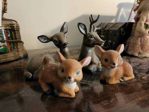 lot 396 image: Lot of (4) Deer Figurines