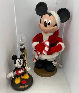 lot 19 image: Animated Christmas Mickey Mouse And Mickey Mouse Lamp.
