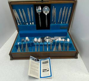lot 48 image: Community Silver Plate Dinnerware Set